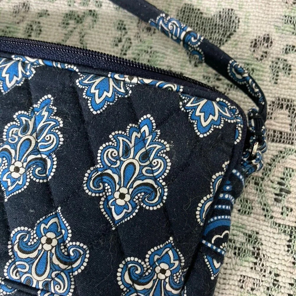 Vera Bradley Calypso  Blue Quilted Wallet Pouch Wristlet - Picture 2 of 7